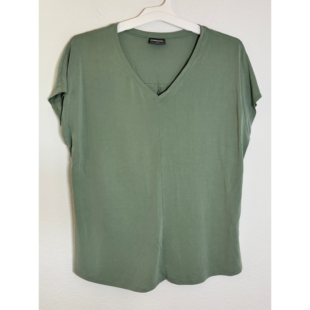 32 Degrees Cool Womens Medium Sage Green V-Neck Short Sleeve Active T-Shirt